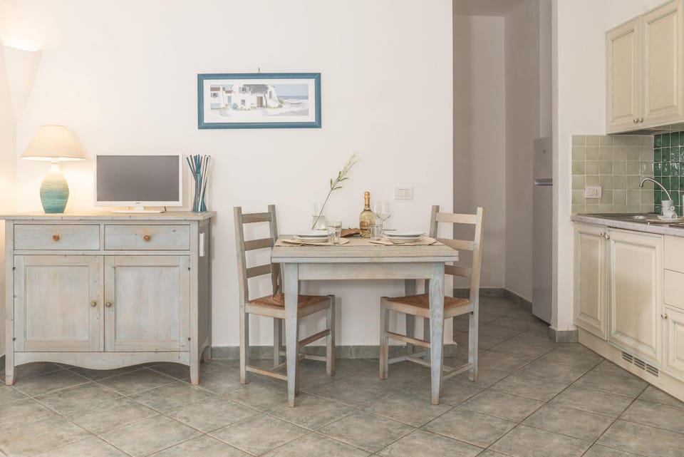 TV and multimedia, Kitchen or kitchenette, Dining area