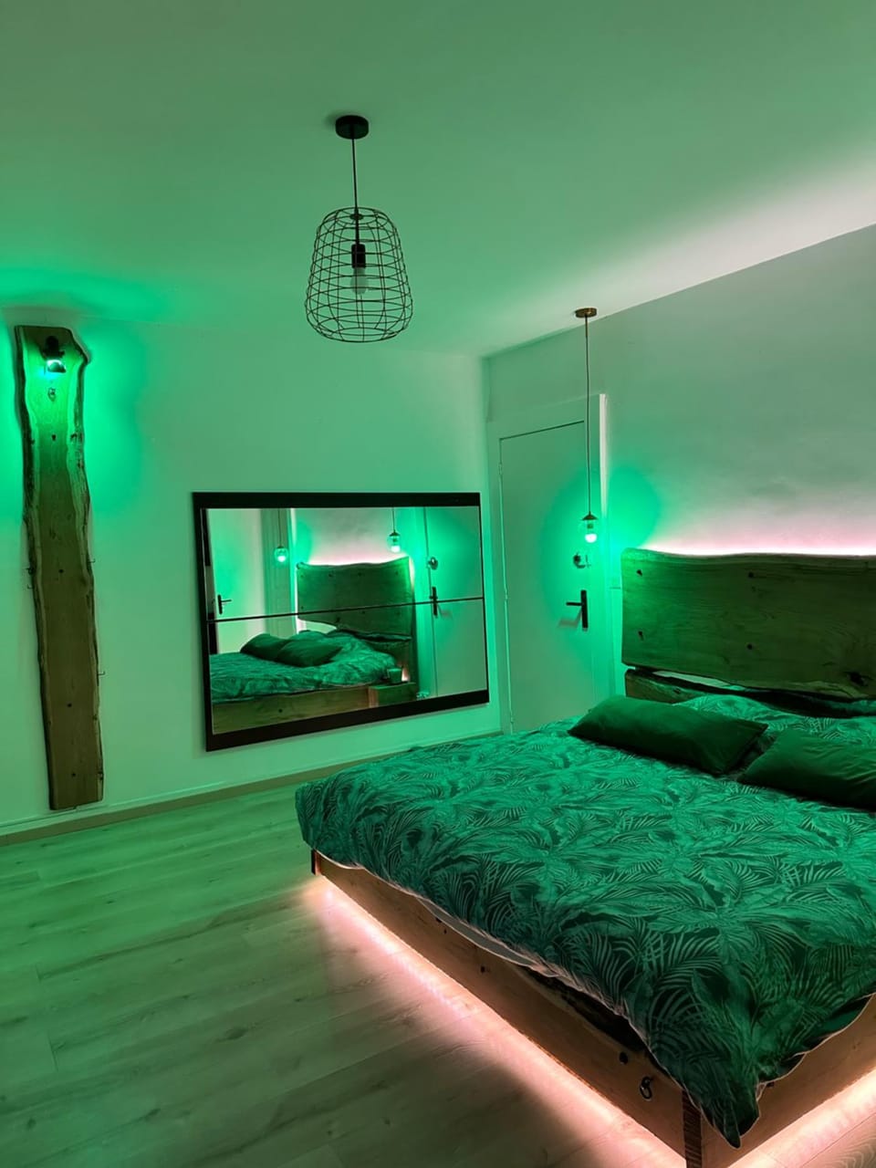 Loveroom en bords de Meuse Love hotel in Wallonia, Belgium
