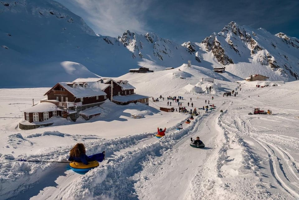 Day, People, Natural landscape, Winter, Skiing, Mountain view, group of guests