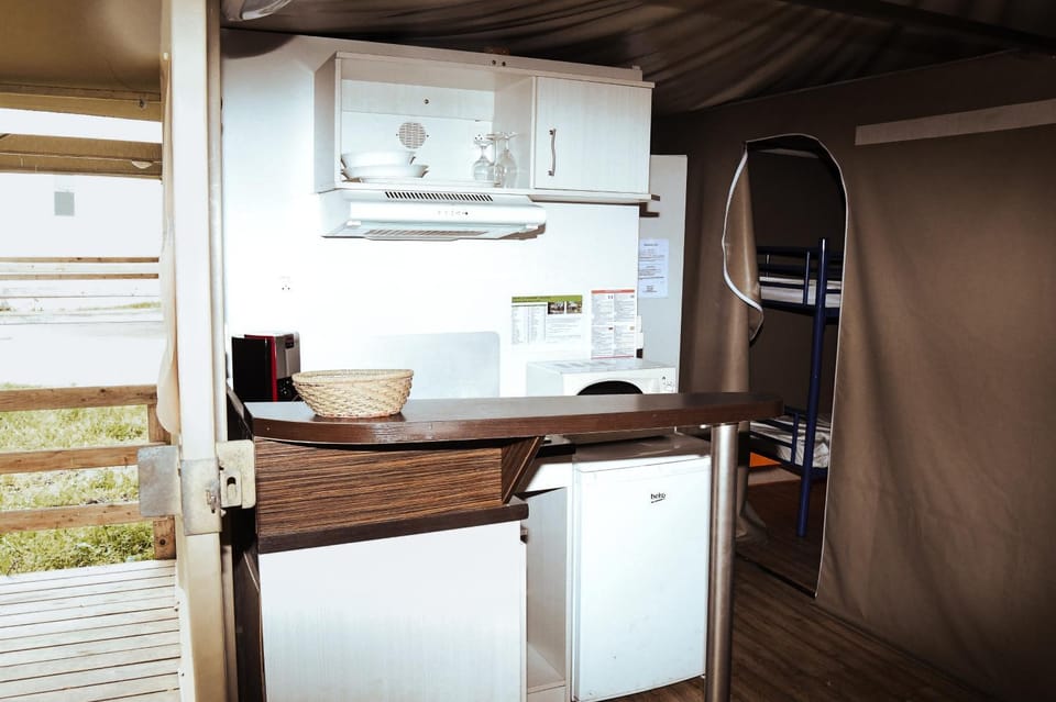 Camping Les Amandiers Campground/ 
RV Resort in Collioure