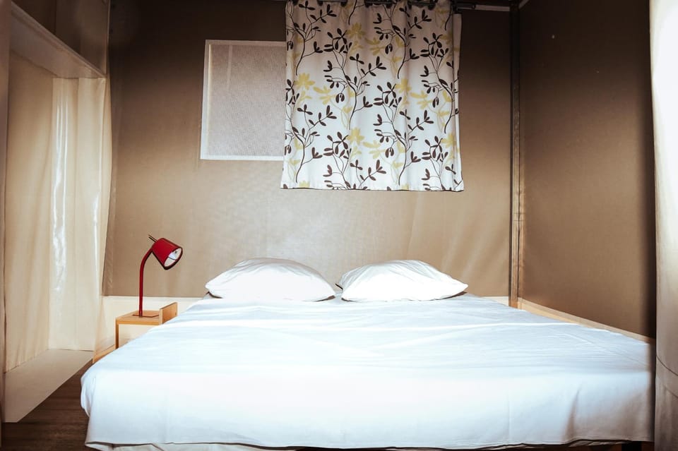 Camping Les Amandiers Campground/ 
RV Resort in Collioure