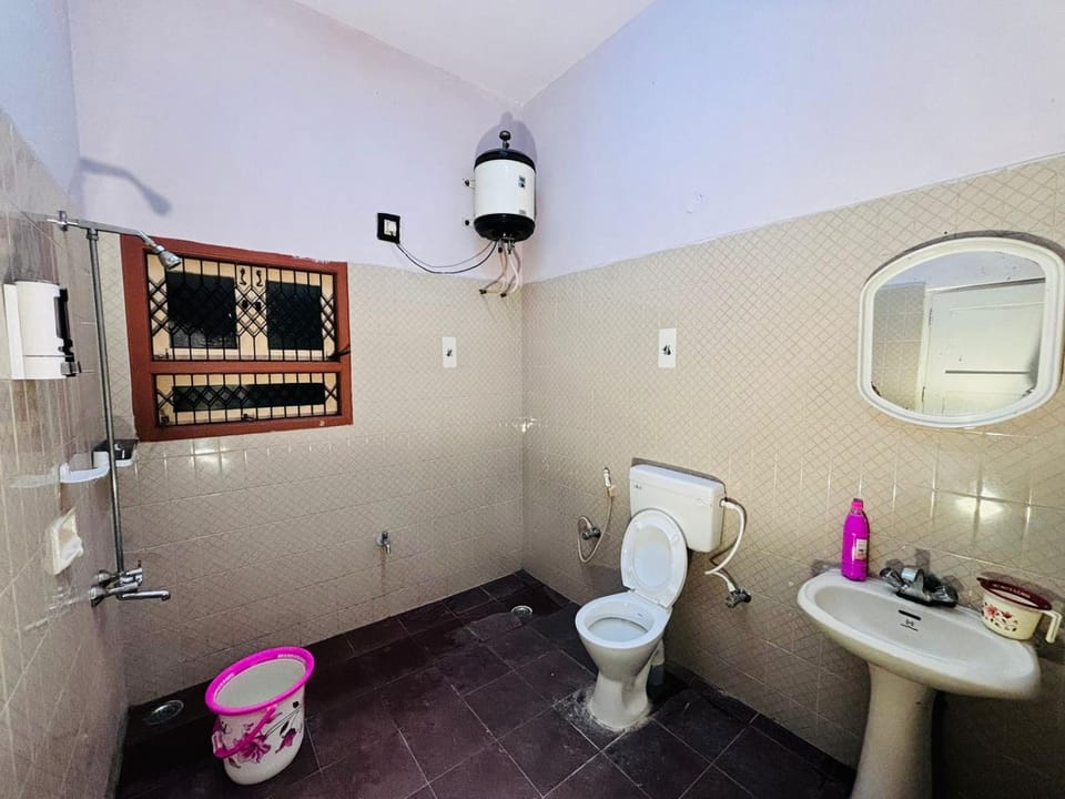Majestic Villa 5 Bedrooms AC Bunglow Villa in Mysuru