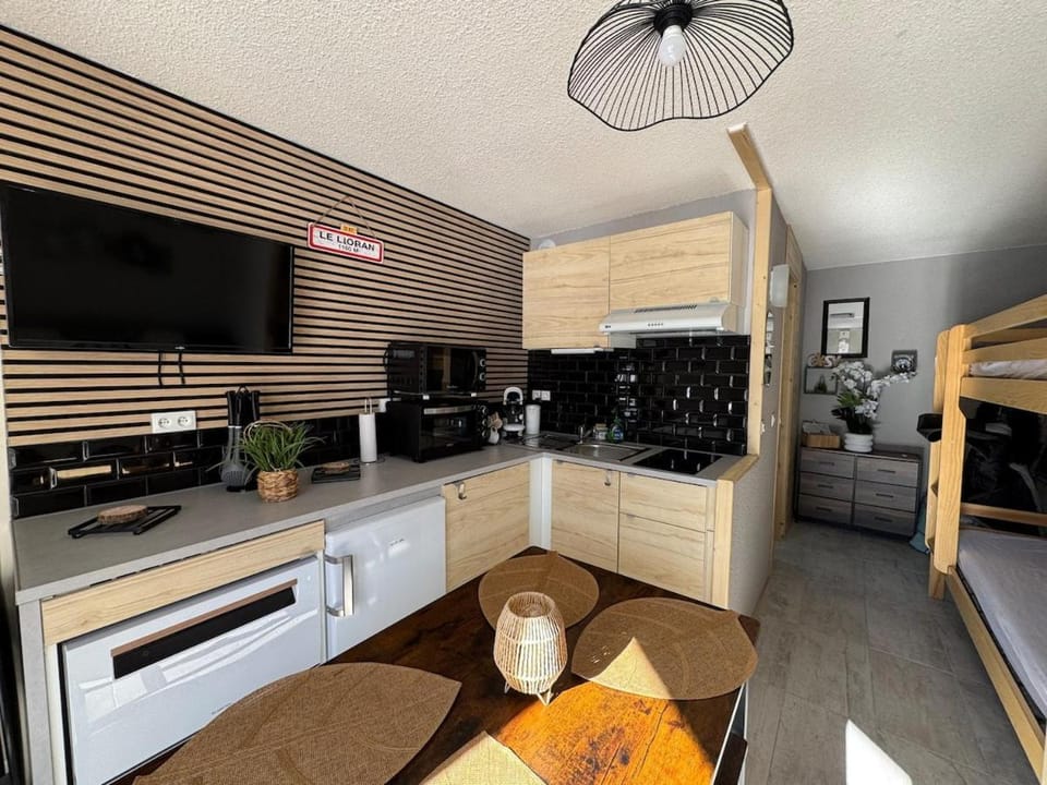 Studio au pied des pistes avec accès privé par son balcon Apartment in Auvergne-Rhône-Alpes