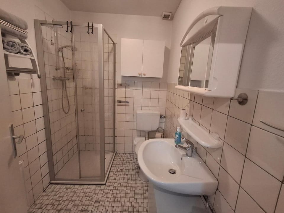 Shower, Toilet, Bathroom