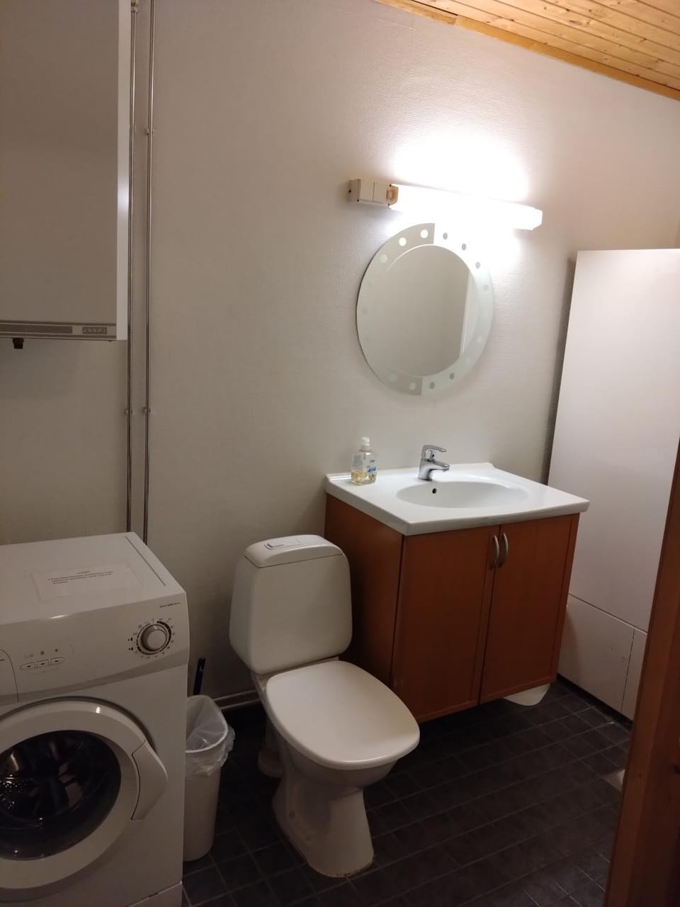 Toilet, washing machine