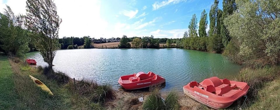 Ferme de L'Aoueille Campground/ 
RV Resort in Occitanie