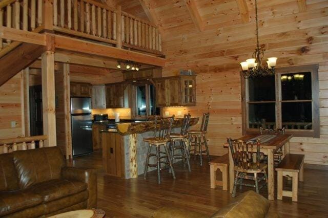 The Secluded Woodbury Cabin, Pond and 42 acres Cabin in Ohio