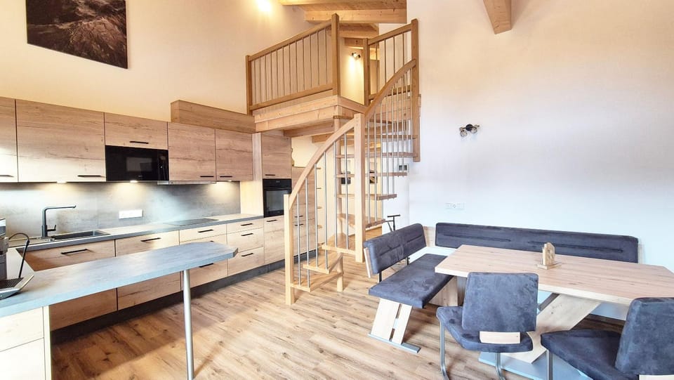 Kitchen or kitchenette, Living room, Seating area, Dining area, stove