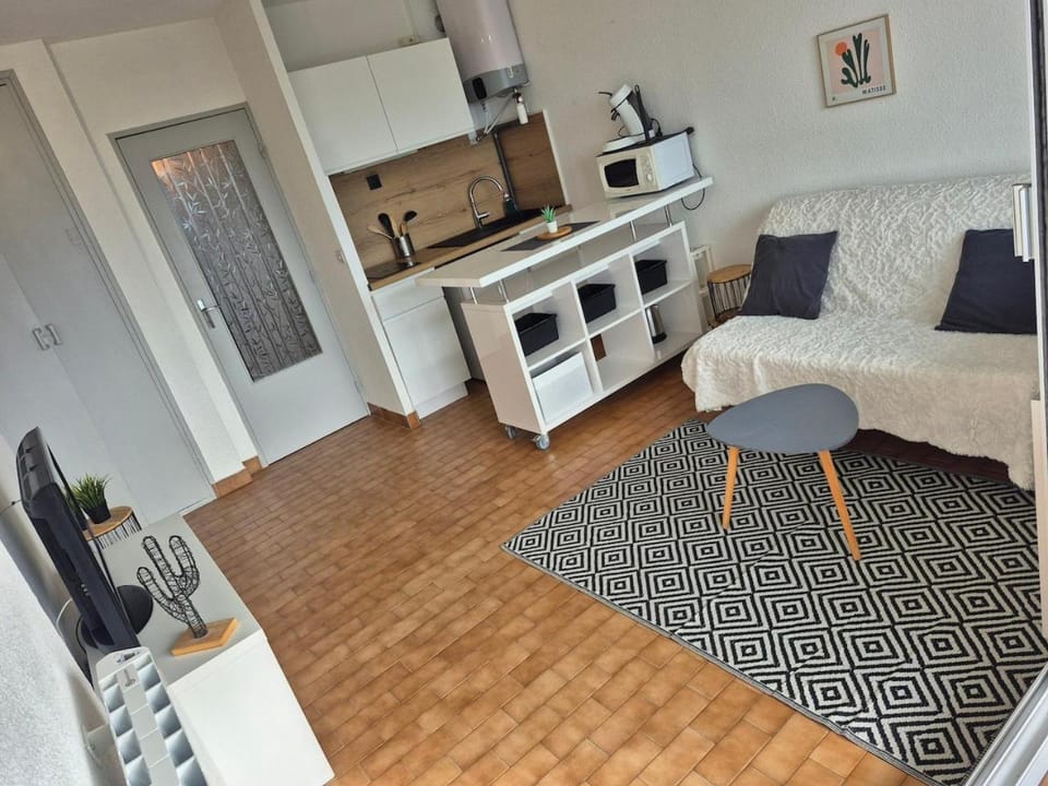 La Désirade J, Studio rénové avec parking, centre port Apartment in Agde