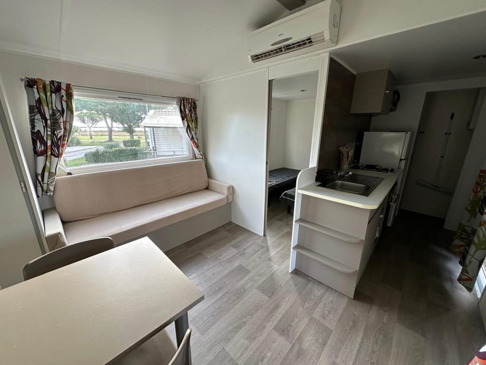 Bungalow 4-6 personnes Campground/ 
RV Resort in Lattes