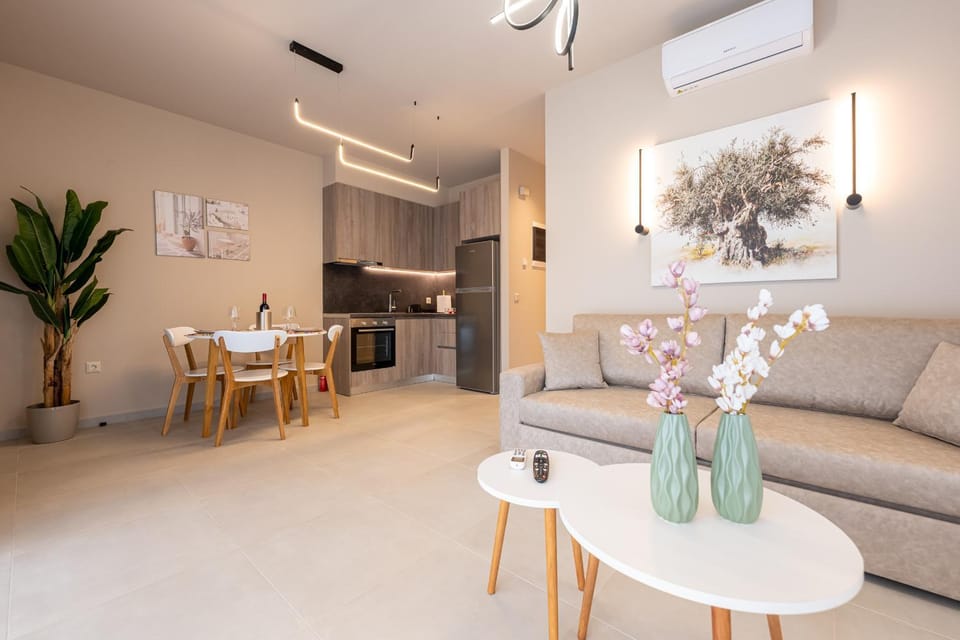 Kitchen or kitchenette, Living room, Seating area, Dining area