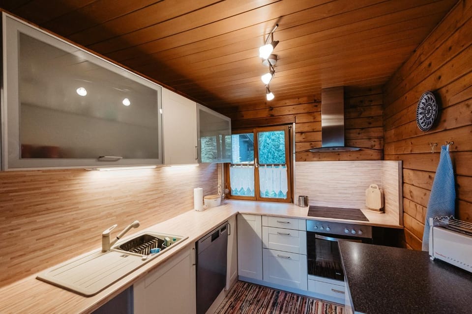 Kitchen or kitchenette, oven, stove