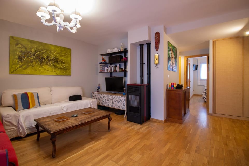 Photo of the whole room, Seating area