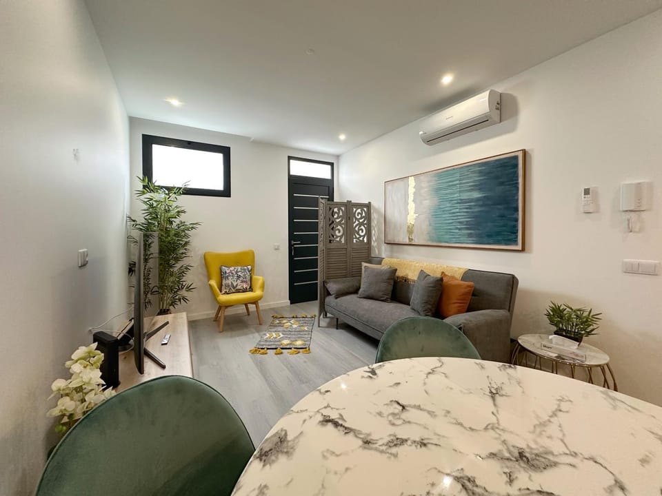Living room, air conditioner