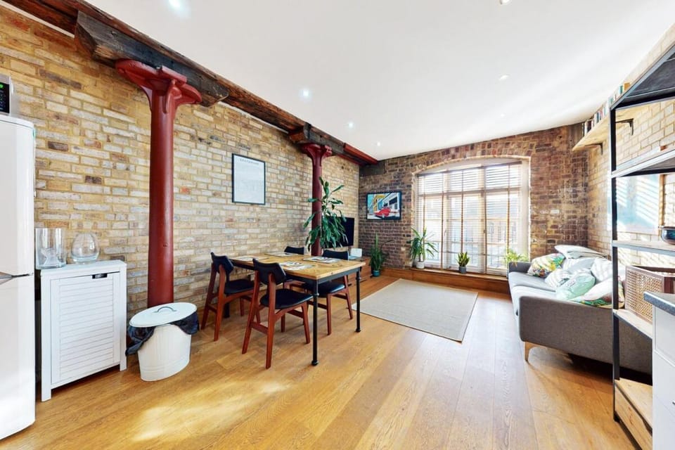 1Bed Industrial Loft - 7 Min Walk to Tower Bridge Apartment in London Borough of Southwark