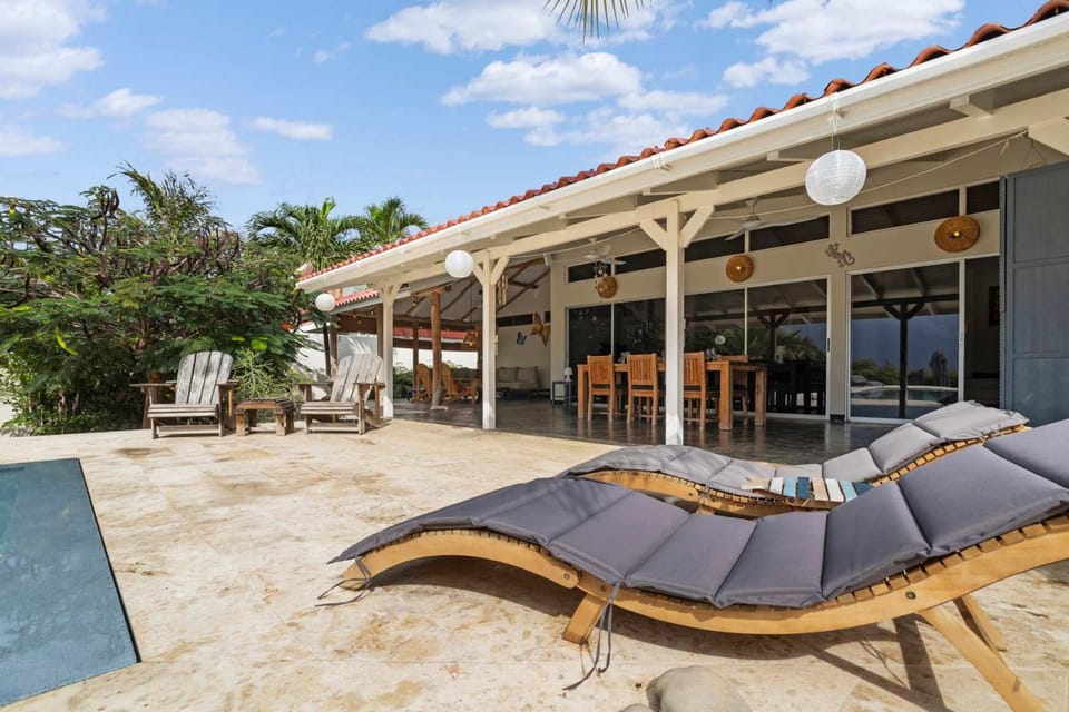 Villa Di Dos Kas with a refreshing private pool Villa in Venezuela