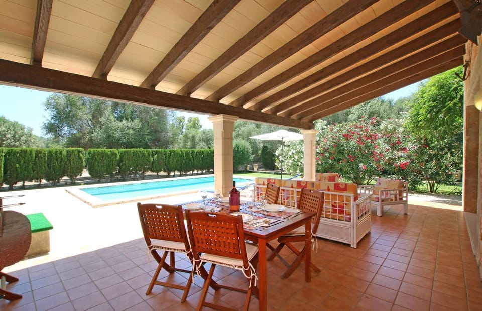 Property building, Balcony/Terrace, Living room
