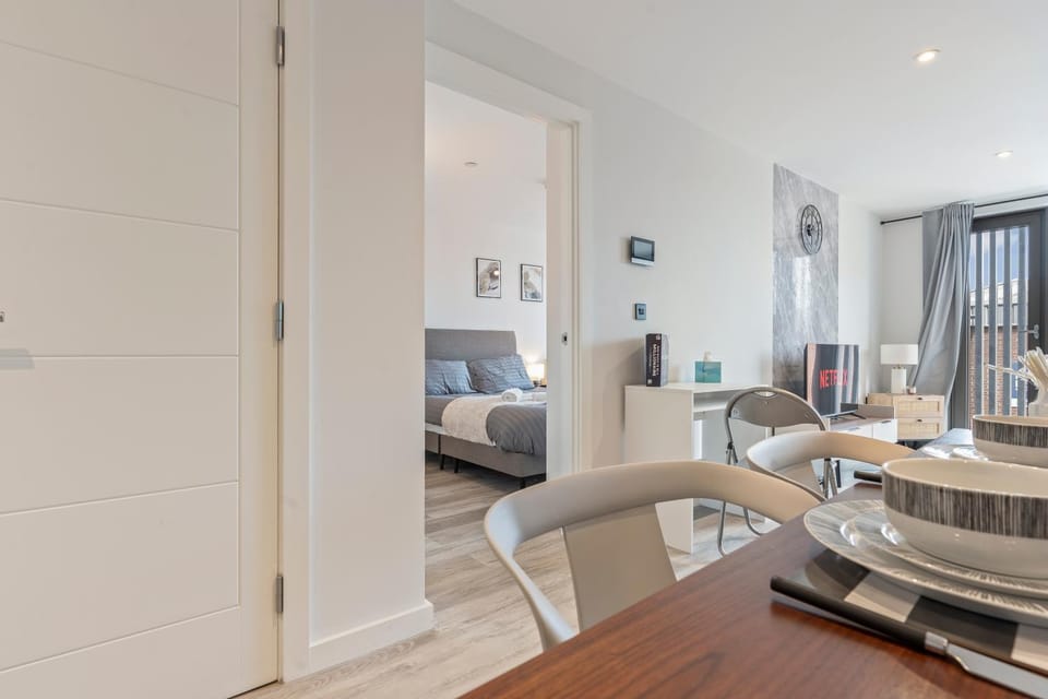 TV and multimedia, Dining area, Bedroom