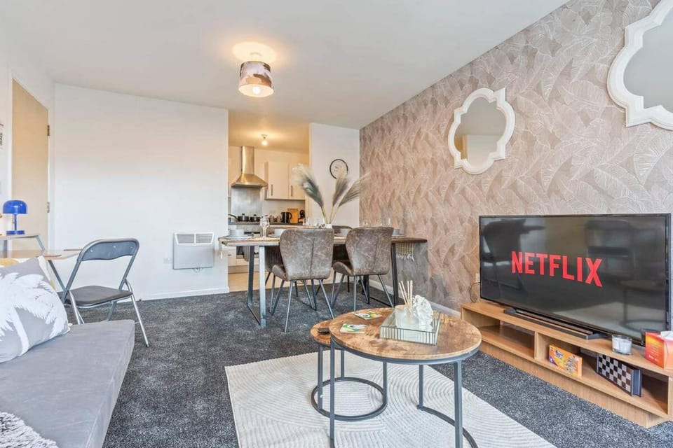 TV and multimedia, Kitchen or kitchenette, Living room, Dining area