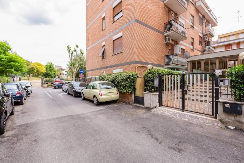 Ferravilla Apt, 2 min to subway! Apartment in Rome