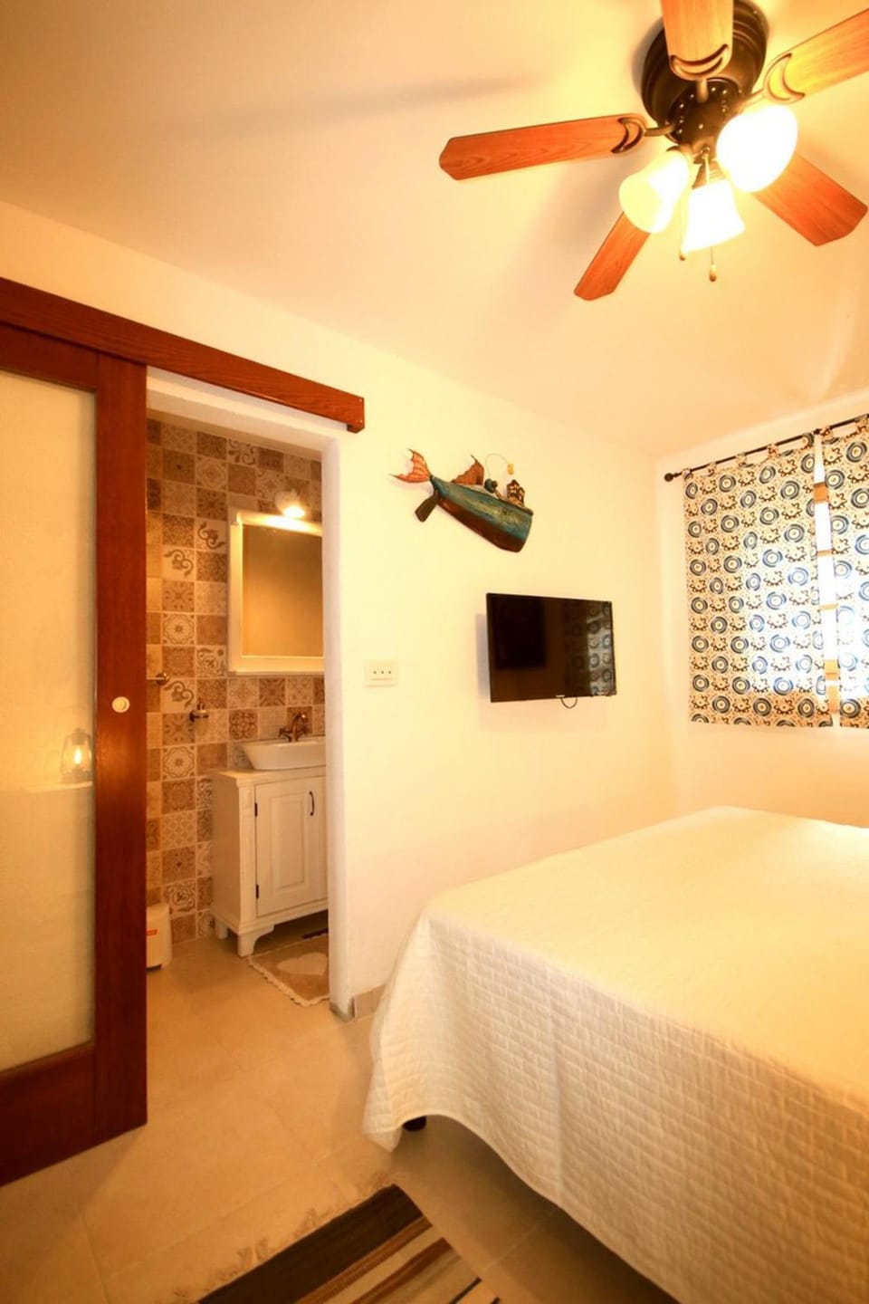 Bed, TV and multimedia