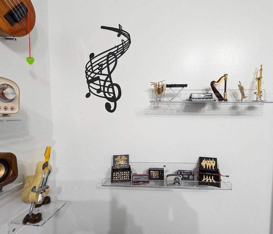 Rock N Roll, Mins to CP & SF, King, Pet OK Apartment in Sandusky