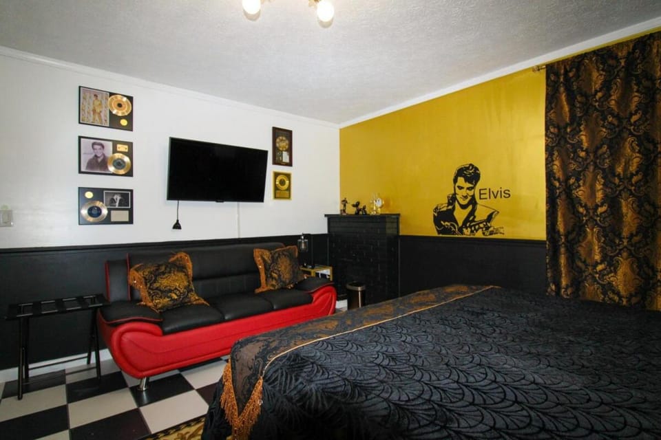 Rock N Roll, Mins to CP & SF, King, Pet OK Apartment in Sandusky
