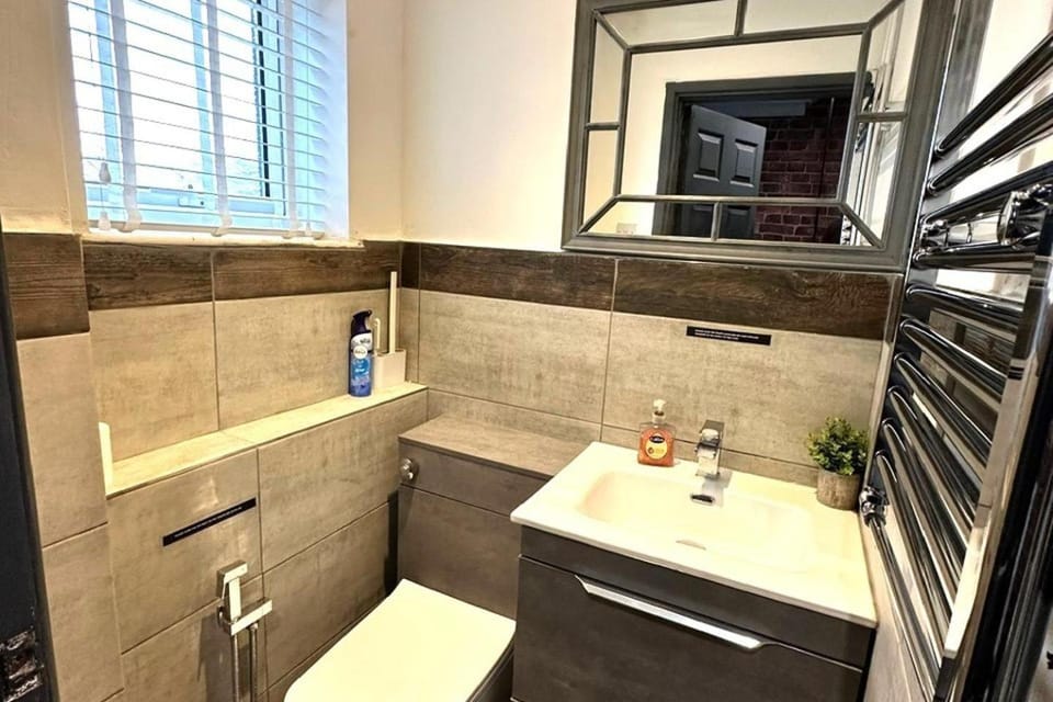 Leamington Spa-3 Bed-Garden-Pets-Free Parking House in Royal Leamington Spa