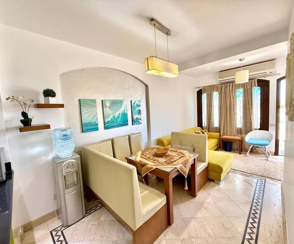 Living room, Seating area, air conditioner