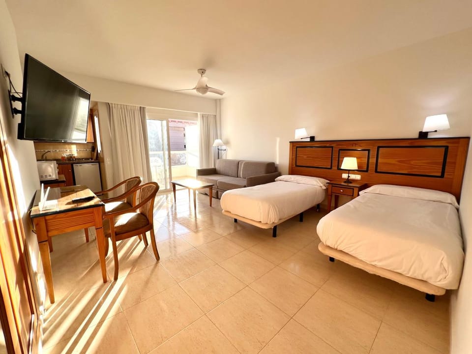 Bed, Living room, Photo of the whole room
