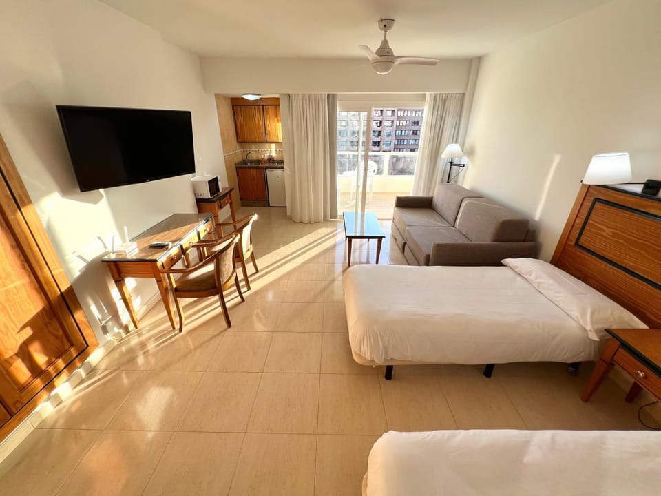Living room, Photo of the whole room