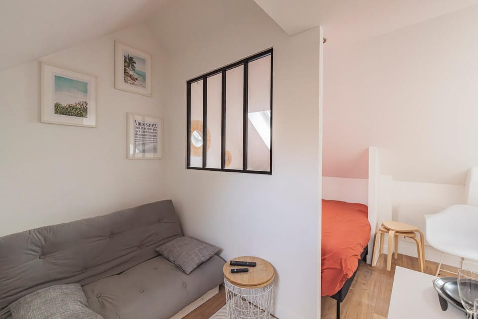 Living room, Bedroom