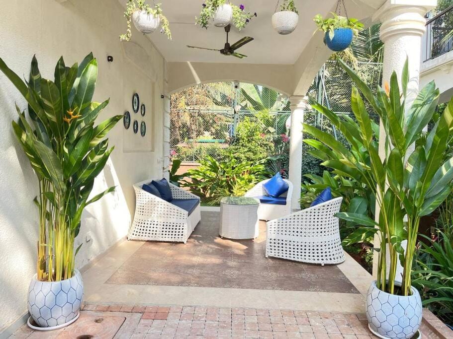 Raina Villas Goa lux 8bhk pvt pool fully serviced House in Baga