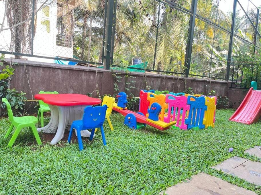 Raina Villas Goa lux 8bhk pvt pool fully serviced House in Baga