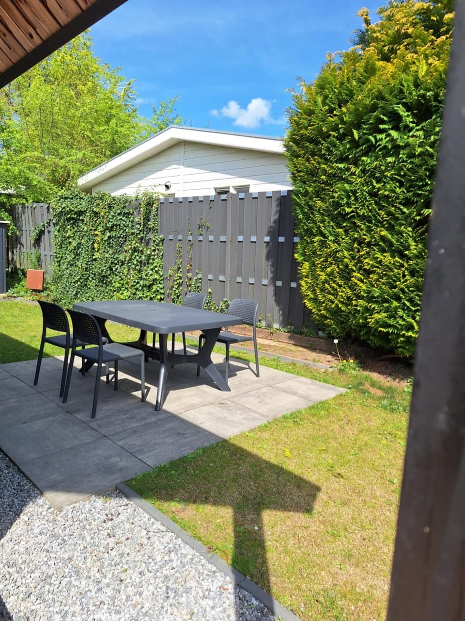 Garden, Dining area