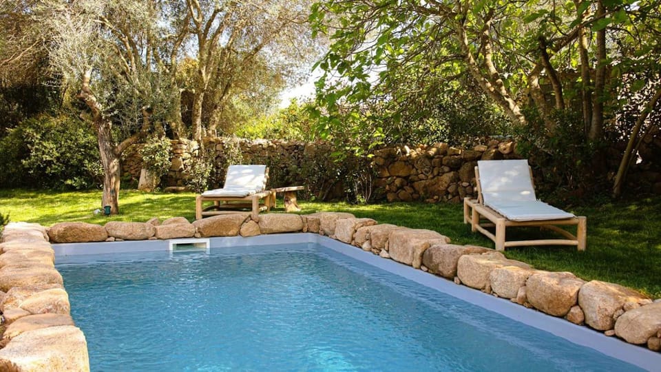 Domaine de Gialla Bergerie Figa, 2 pers, piscine chauffée, 10 mn plage Villa in Zonza