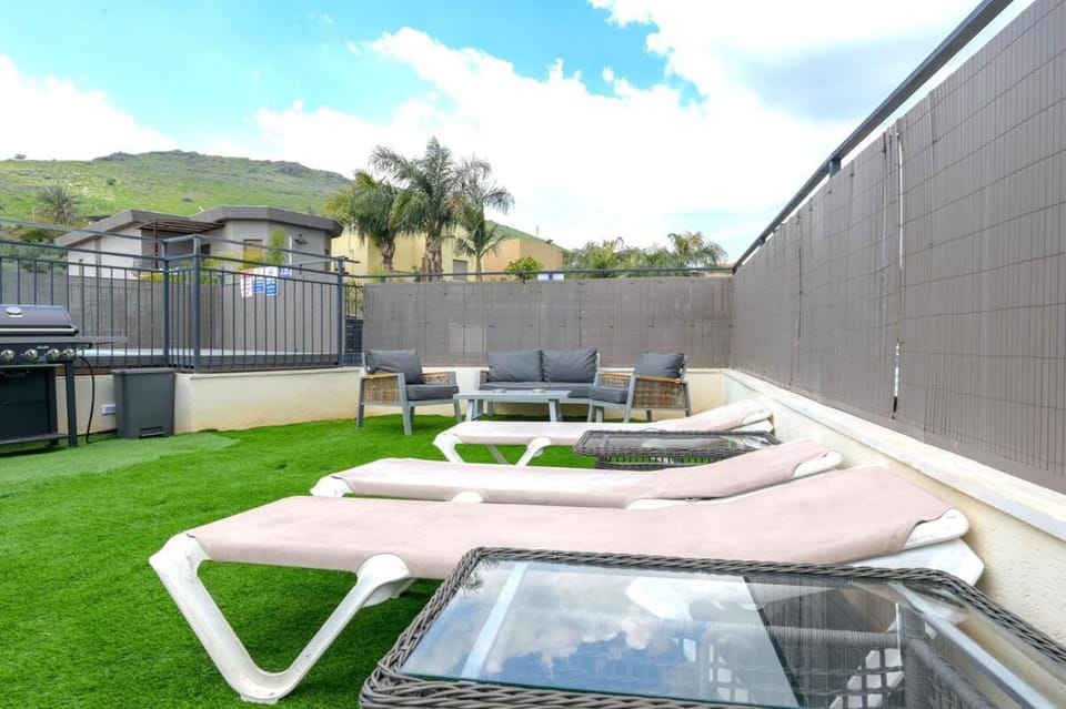 Natural landscape, Garden view, sunbed