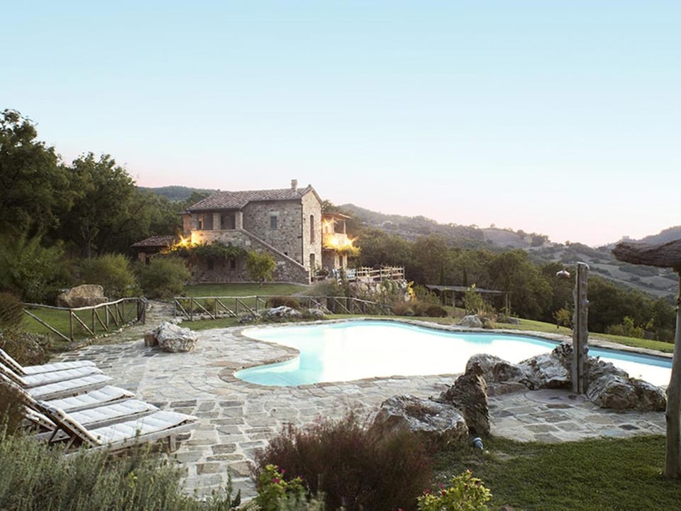 Property building, Spring, Natural landscape, Garden, Garden view, Mountain view, Pool view, Swimming pool, Swimming pool, sunbed