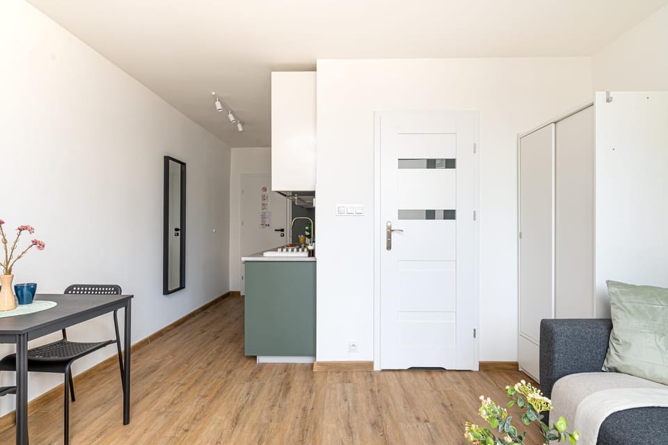 Kitchen or kitchenette, Seating area, wardrobe
