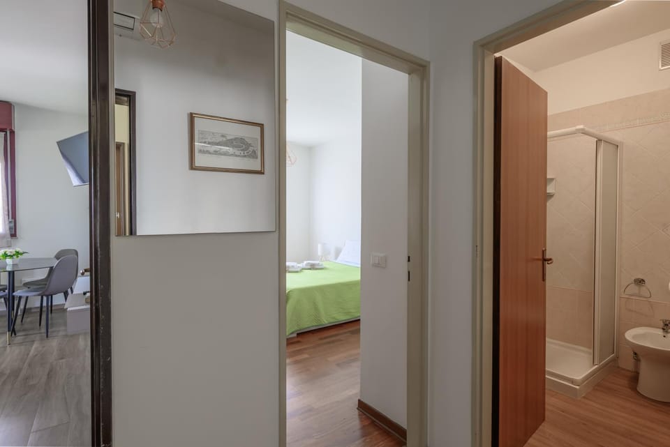 Toilet, Photo of the whole room, Bedroom