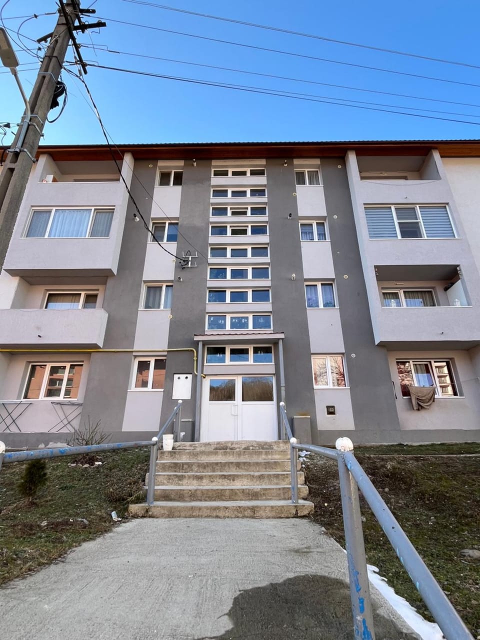 Property building, Facade/entrance, Day