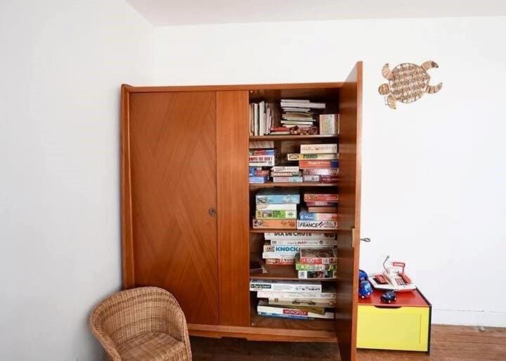 Library, wardrobe