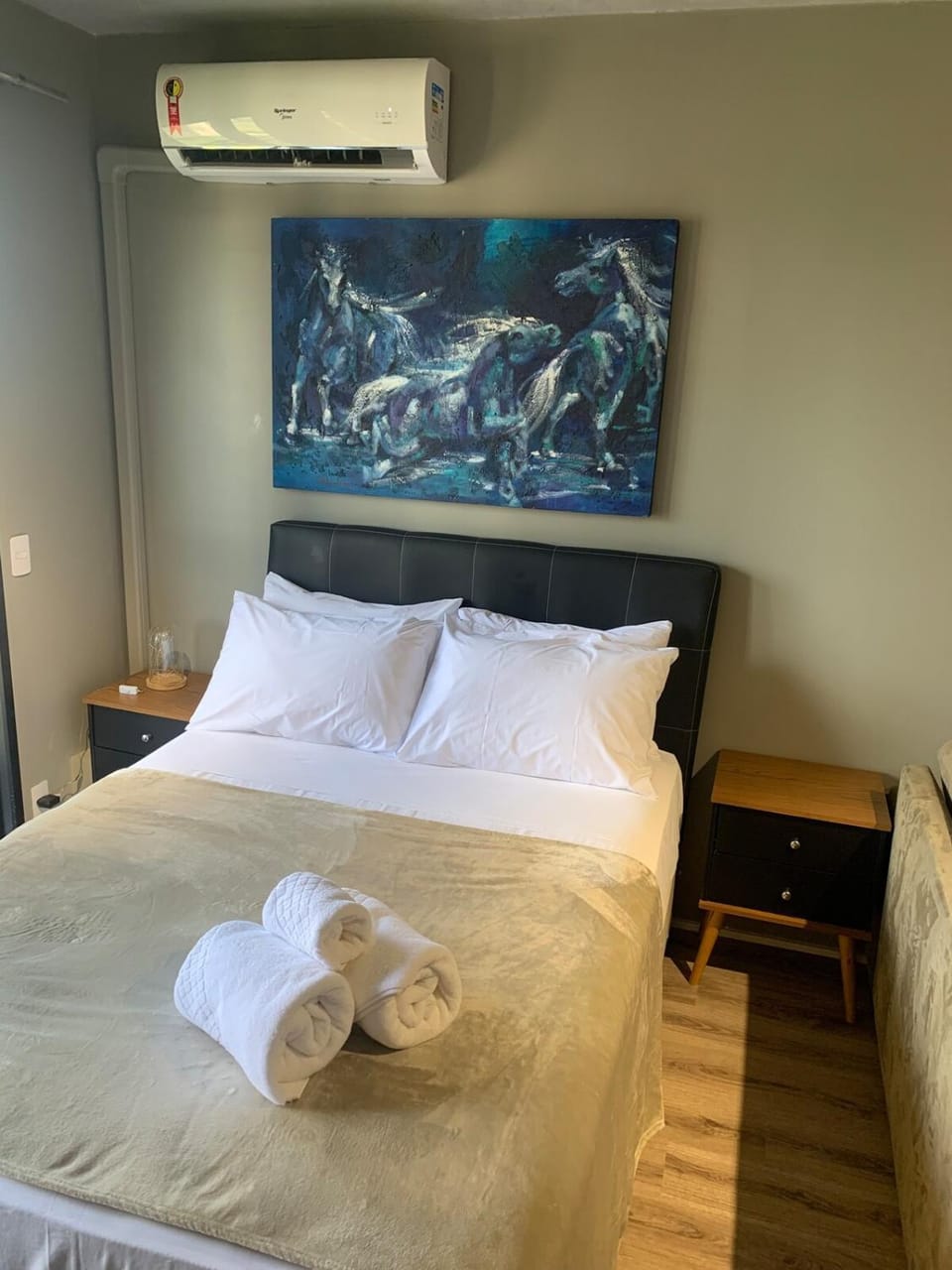 Bed, Photo of the whole room, Bedroom, towels, air conditioner