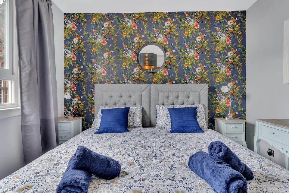 Accommodation Sourcing Services By SUNRISE SHORT LETS DUNDEE, we have multiple properties and hosts who can accommodate you, ask us via SUNRISE SHORT LETS Apartment in Dundee