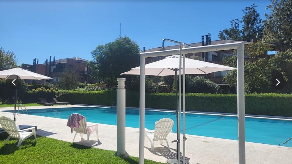 Muy buen apartamento con parrilla y piscina, en country Apartment in Pilar