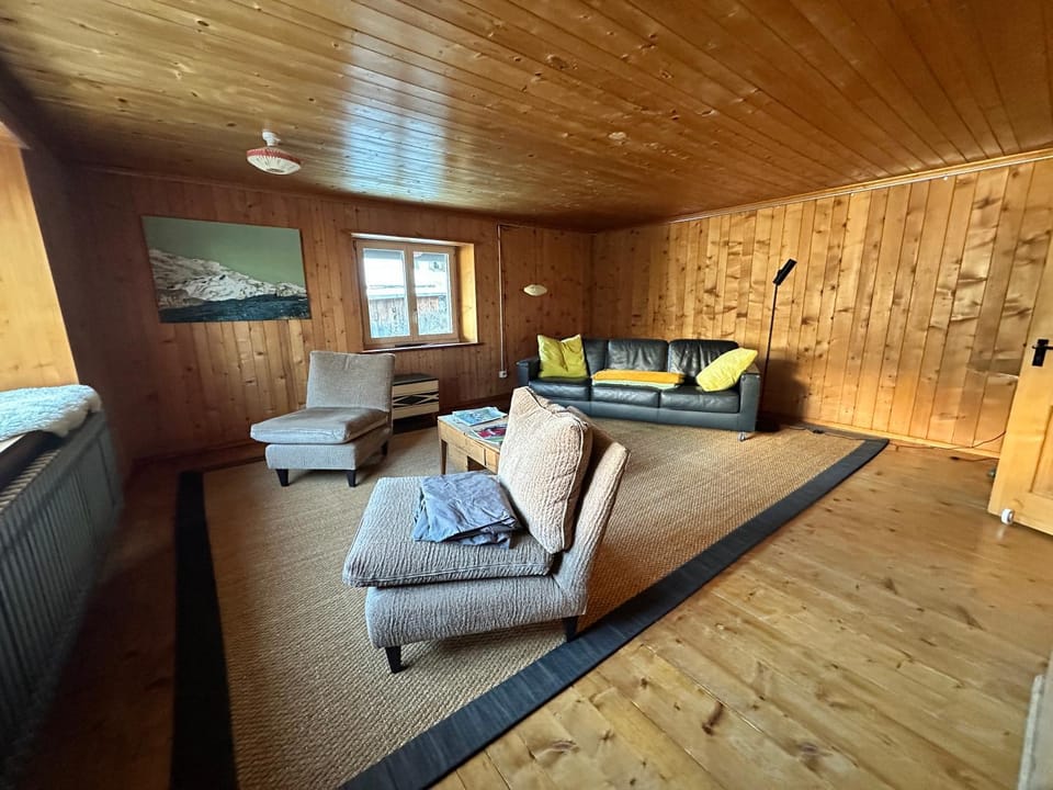 Living room, Photo of the whole room