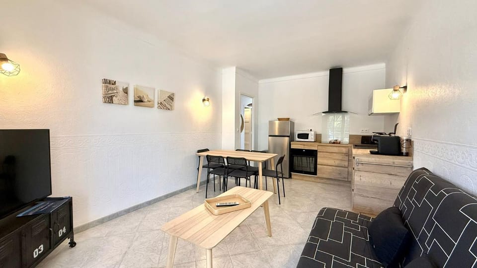 TV and multimedia, Kitchen or kitchenette, Dining area
