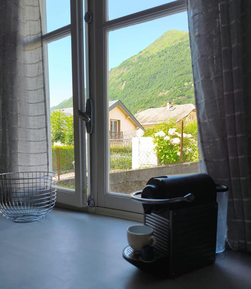 Appartement 4 pers, 3 pièces, en RDC d'une maison, à Luz Saint Sauveur, Hautes-Pyrénées House in Luz-Saint-Sauveur