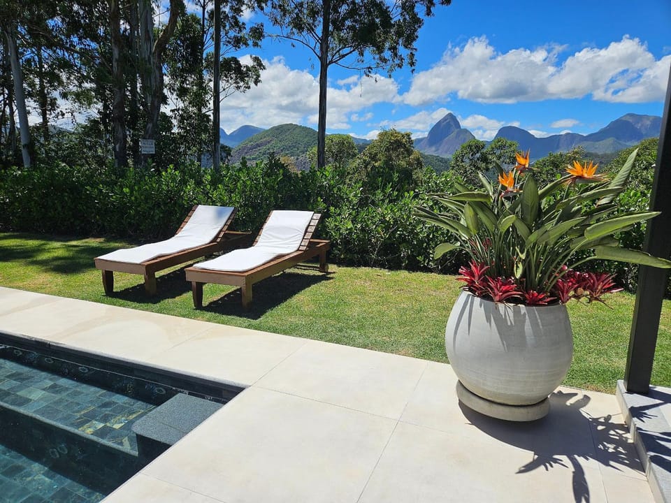 Garden, Mountain view