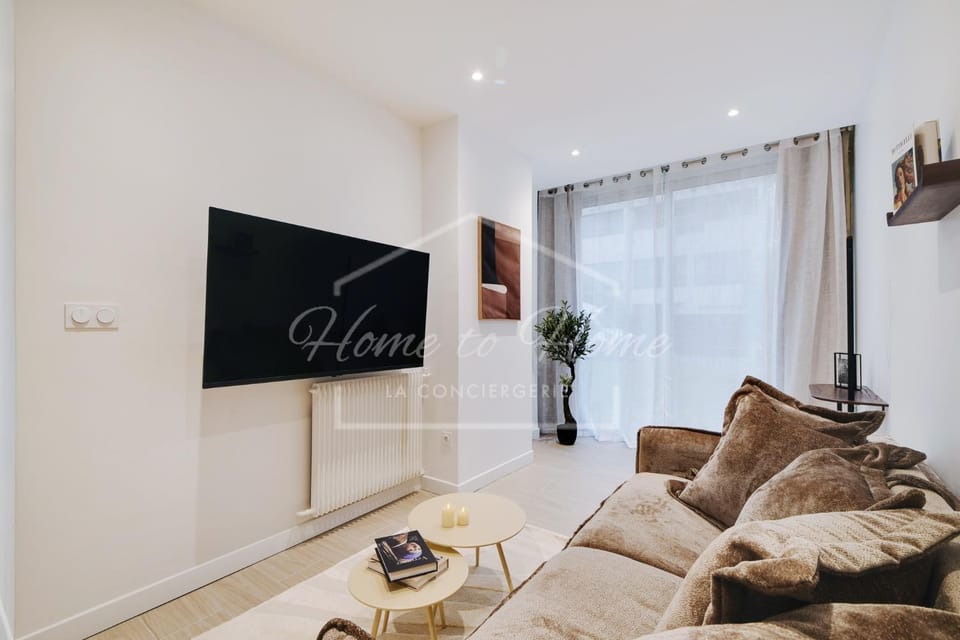 TV and multimedia, Living room, Seating area